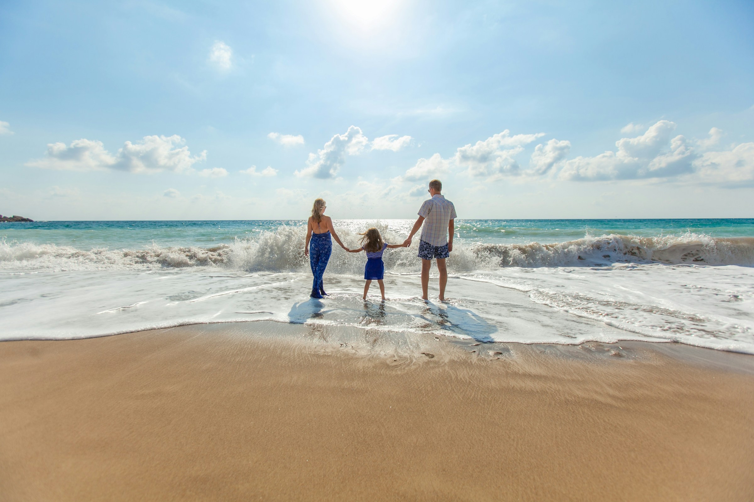 Where to Take Family Holiday Photos in Pacific Beach and Ocean Beach